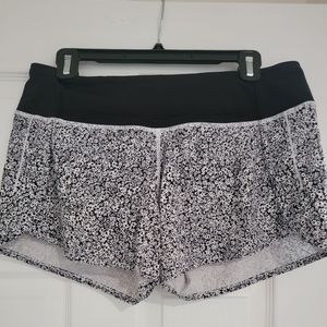 Lululemon Run Times 4” Shorts 4x Stretch  Size 8